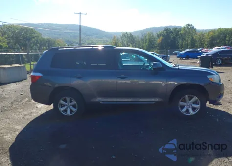 2010 Toyota Highlander Base V6 из США, поврежденный, VIN 5TDBK3EH5AS020343